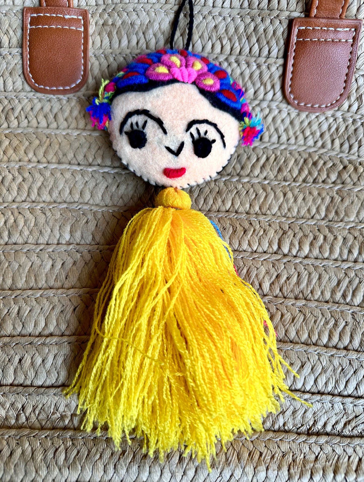 Frida Pom Pom Tassels