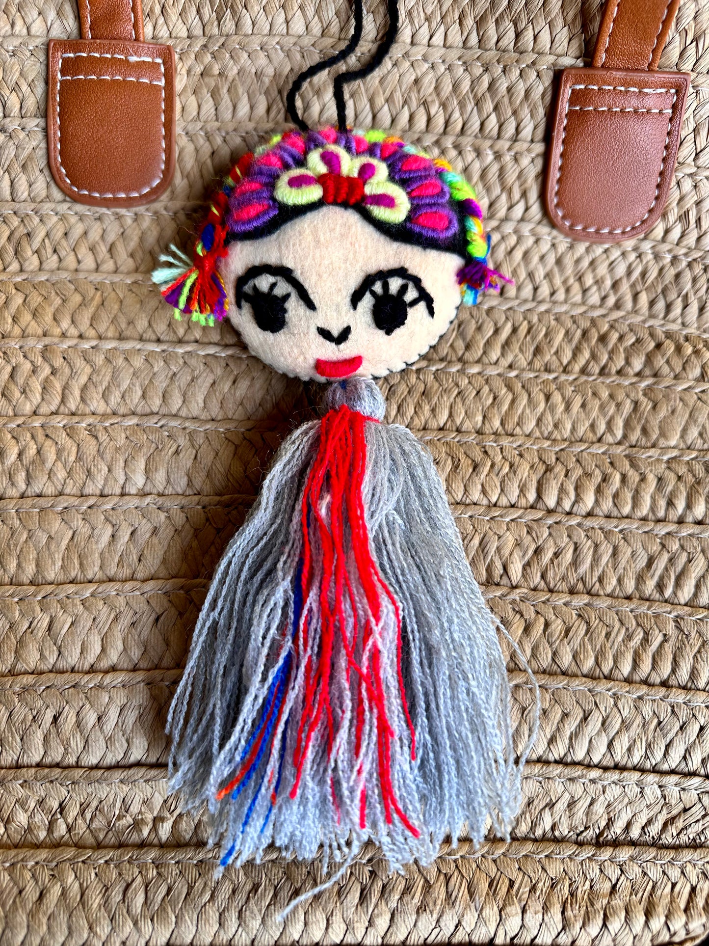 Frida Pom Pom Tassels